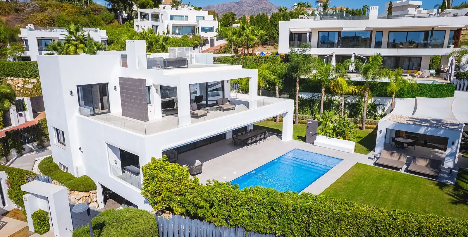 Venta de villa independiente en Nueva Andalucía 63
