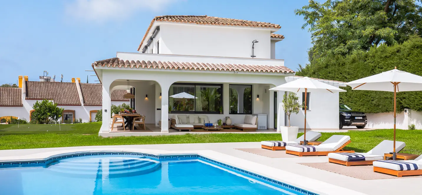 Short-term rent of detached villa in Marbella 0