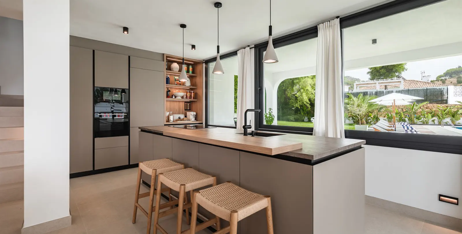 Short-term rent of detached villa in Marbella 8