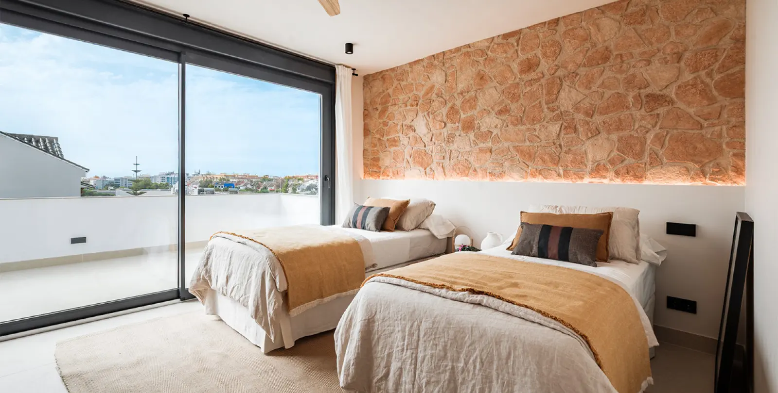 Short-term rent of detached villa in Marbella 18