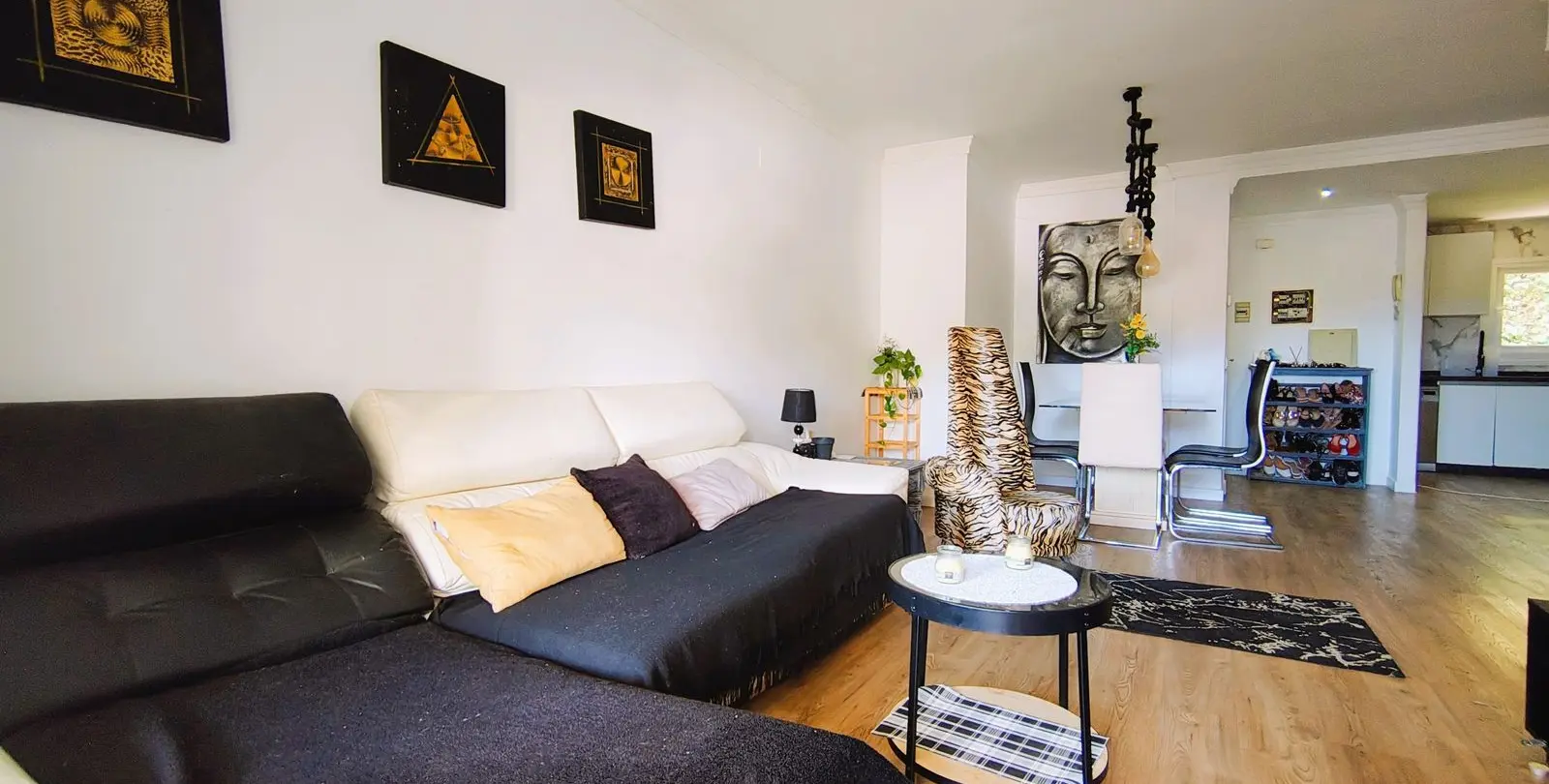 Venta de apartamento en planta media en La Quinta 4
