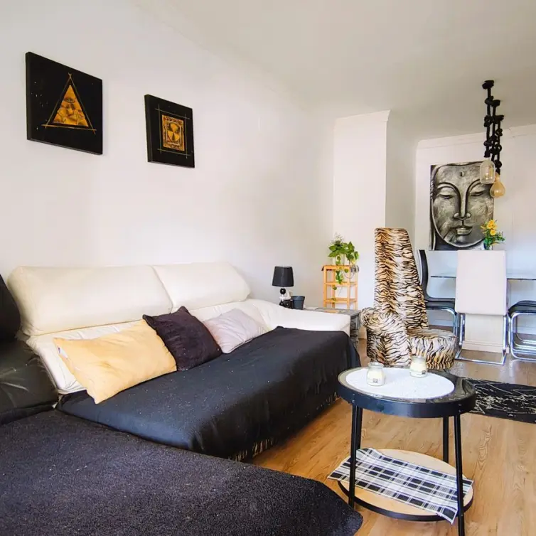 Venta de apartamento en planta media en La Quinta
