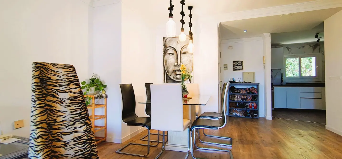 Venta de apartamento en planta media en La Quinta 4