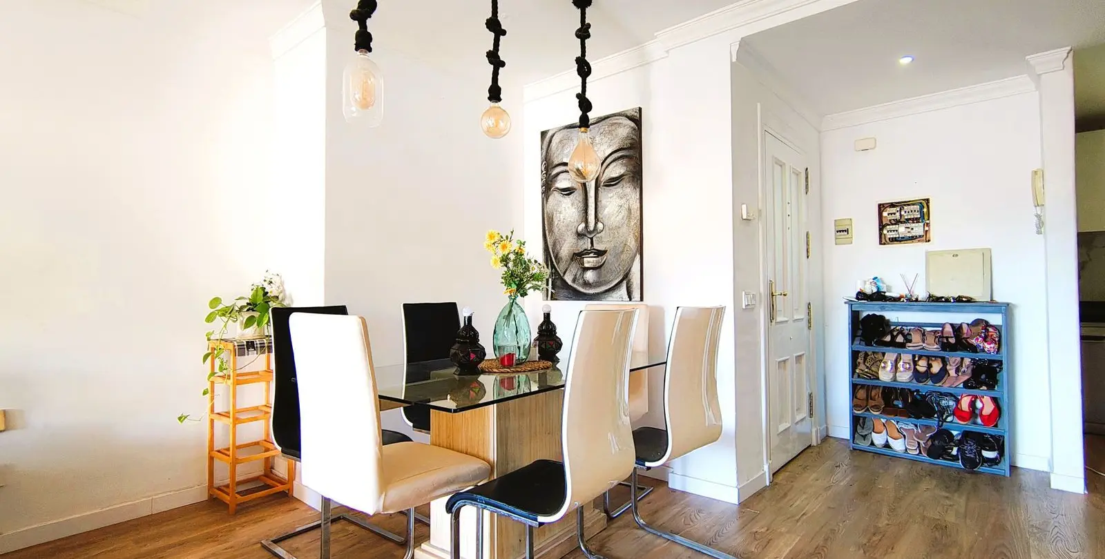 Venta de apartamento en planta media en La Quinta 8