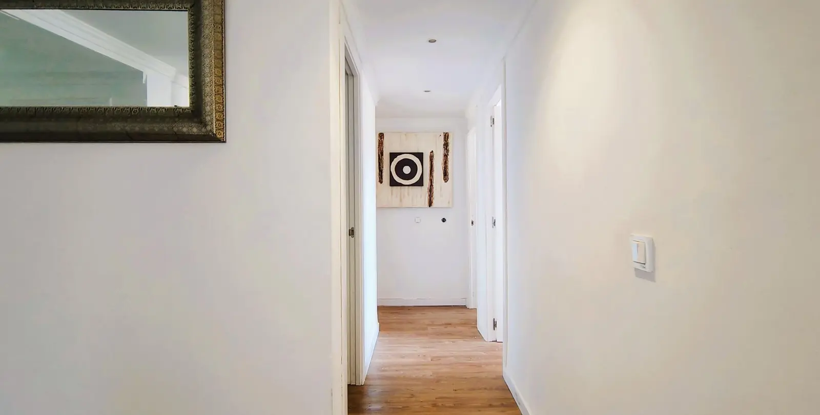 Venta de apartamento en planta media en La Quinta 19