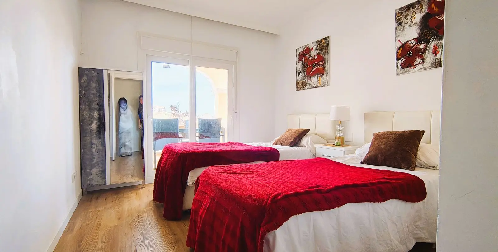 Venta de apartamento en planta media en La Quinta 20