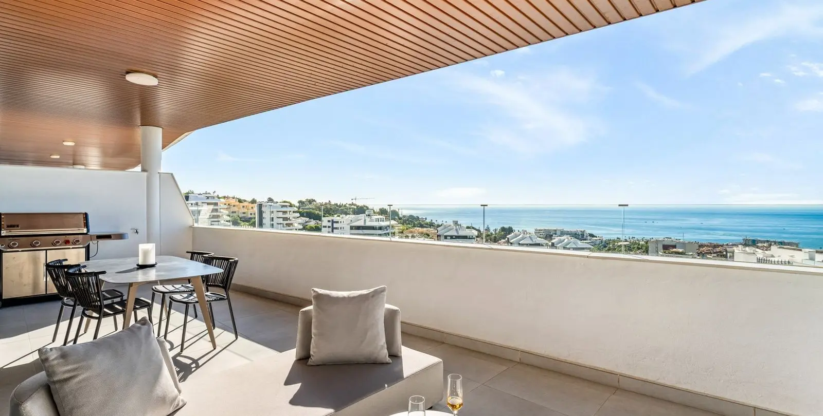 Venta de apartamento en planta media en Fuengirola 1