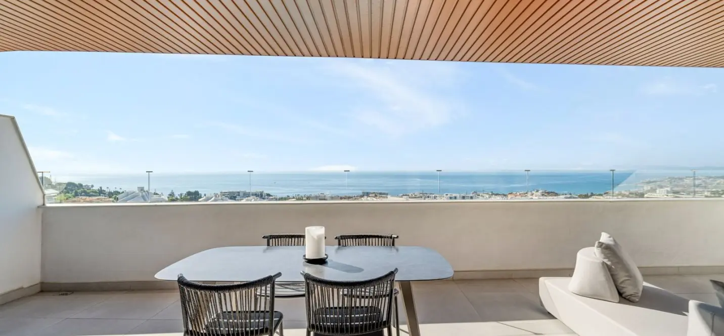 Venta de apartamento en planta media en Fuengirola 2