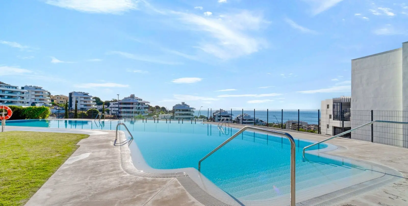 Venta de apartamento en planta media en Fuengirola 37