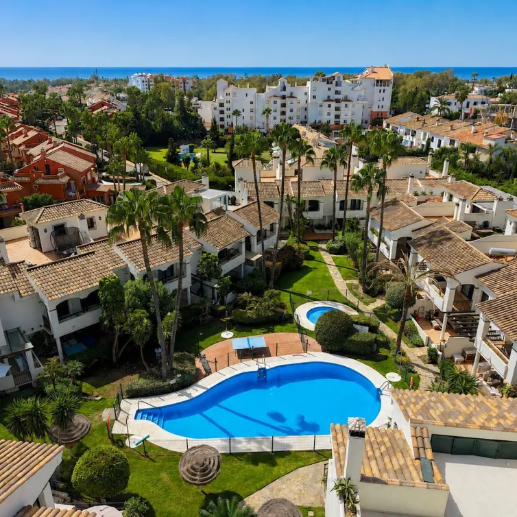 Sale of townhouse in Estepona