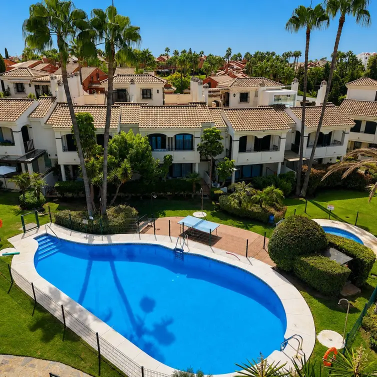 Sale of townhouse in Estepona