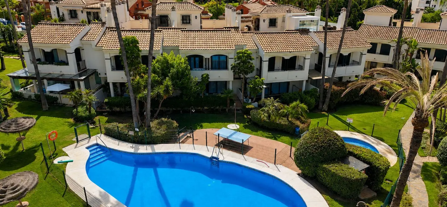 Venta de adosado en Estepona 1
