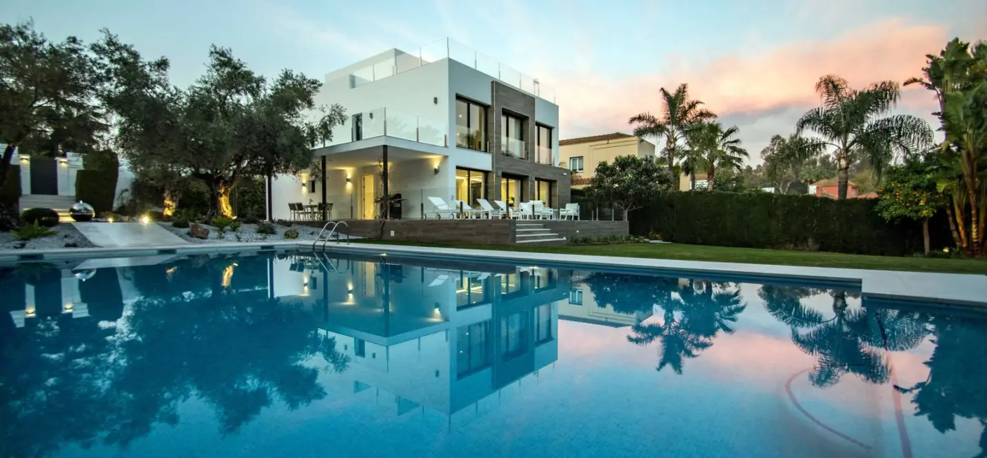 Venta de villa independiente en Nueva Andalucía 2
