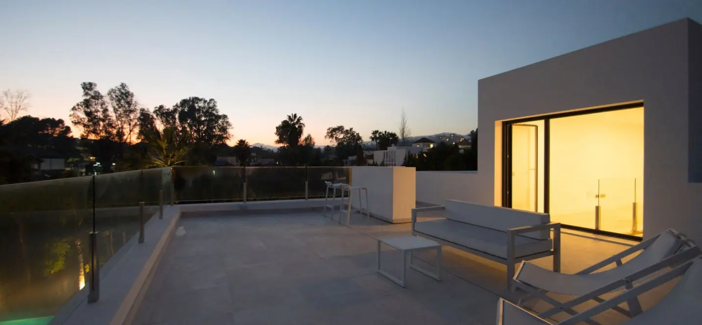 Venta de villa independiente en Nueva Andalucía 3