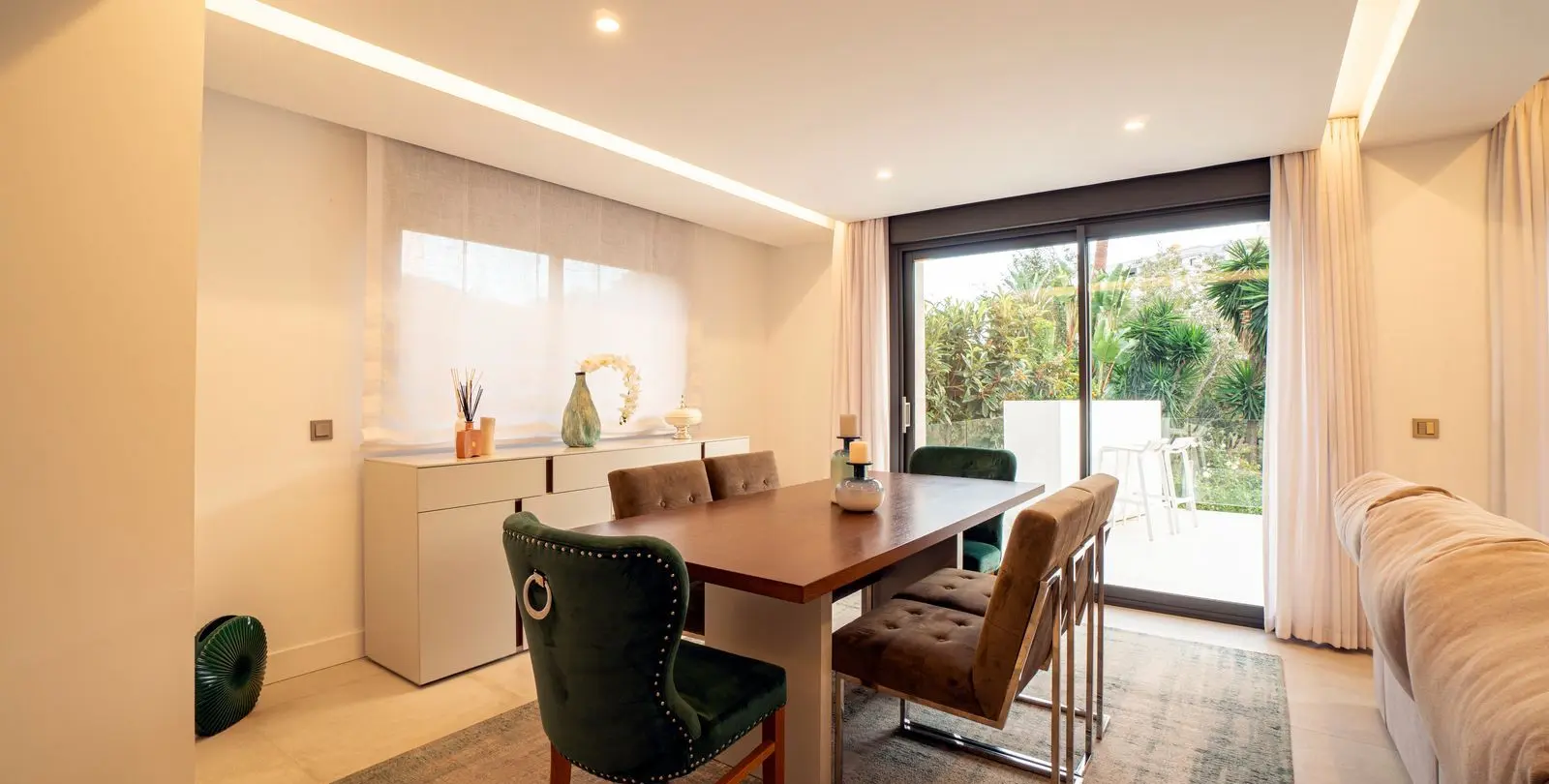 Venta de villa independiente en Nueva Andalucía 47