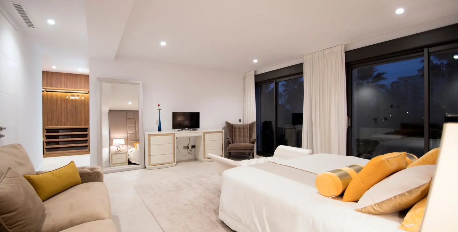 Venta de villa independiente en Nueva Andalucía 58