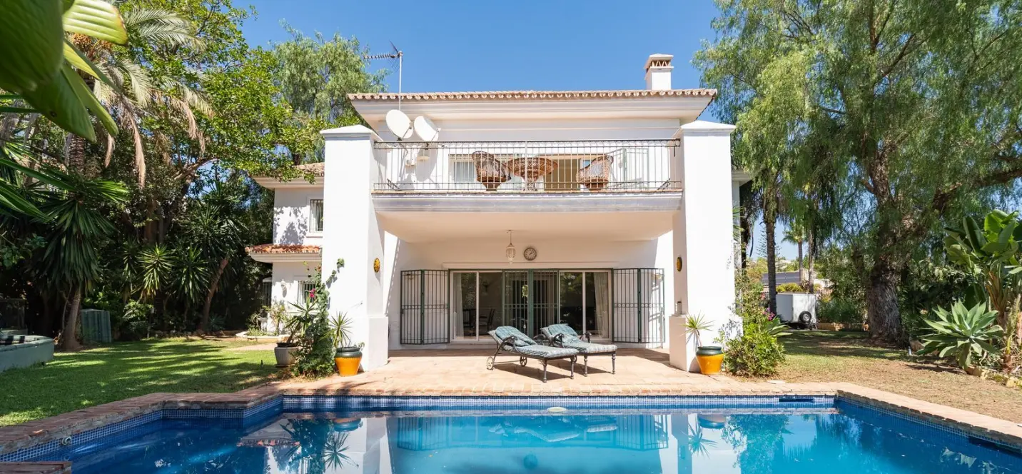 Venta de villa independiente en El Rosario 0