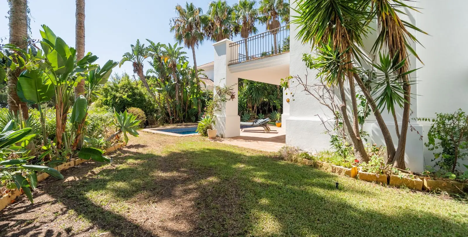 Venta de villa independiente en El Rosario 13