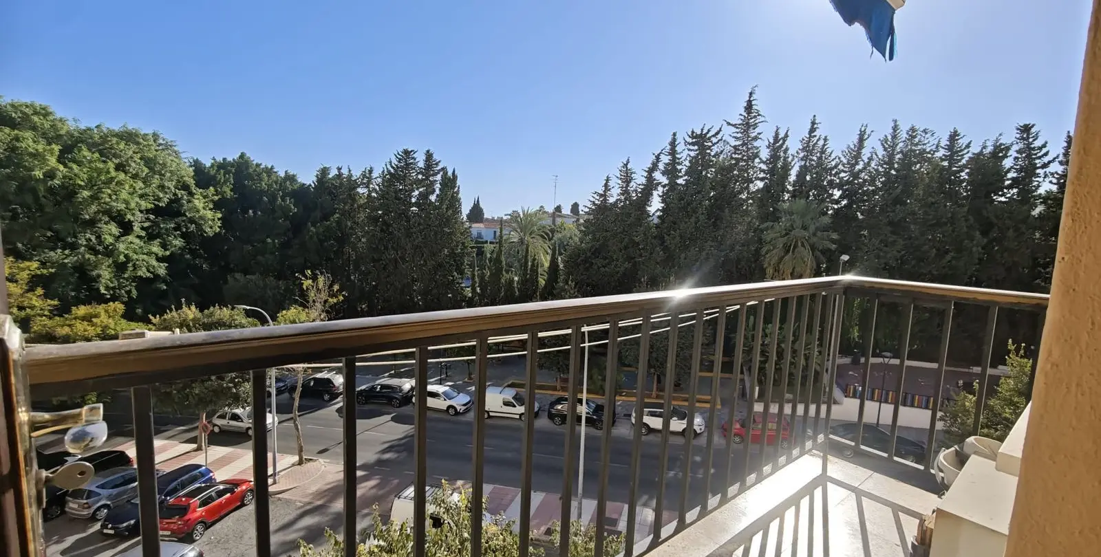 Sale of middle floor apartment in Marbella 1