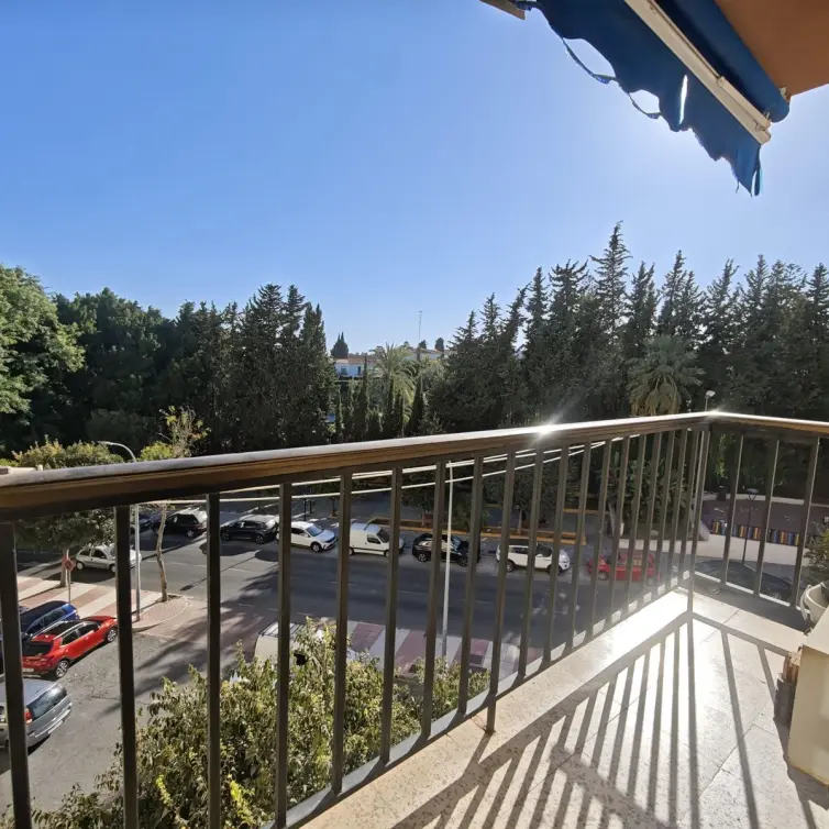 Sale of middle floor apartment in Marbella
