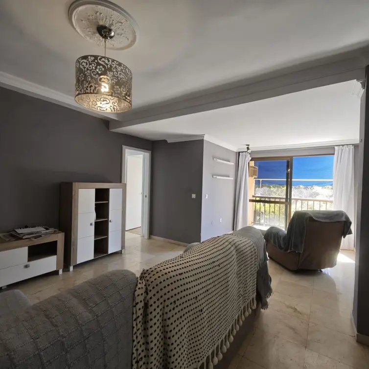 Sale of middle floor apartment in Marbella