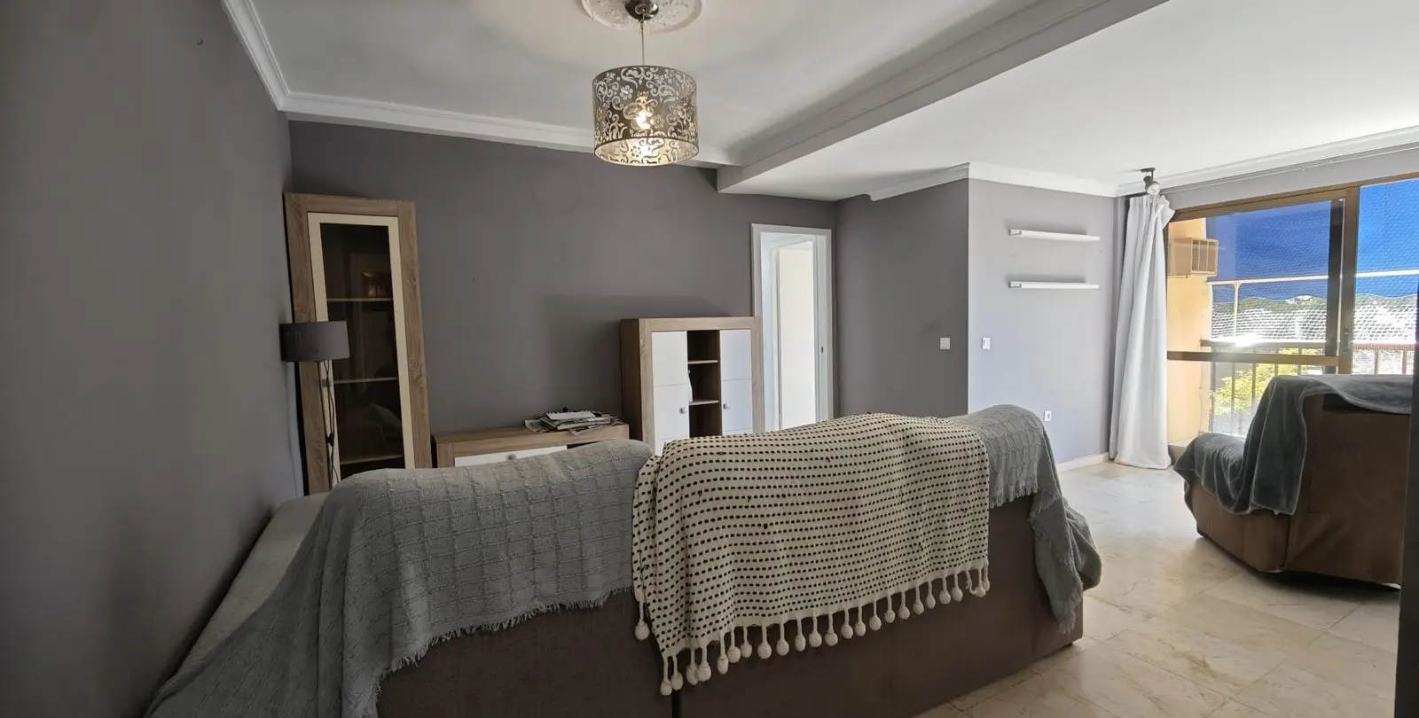 Sale of middle floor apartment in Marbella 3