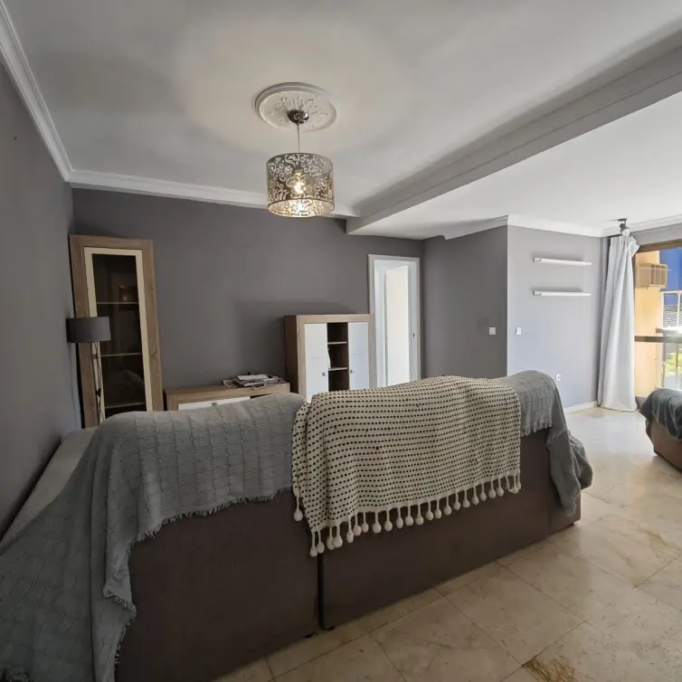 Sale of middle floor apartment in Marbella