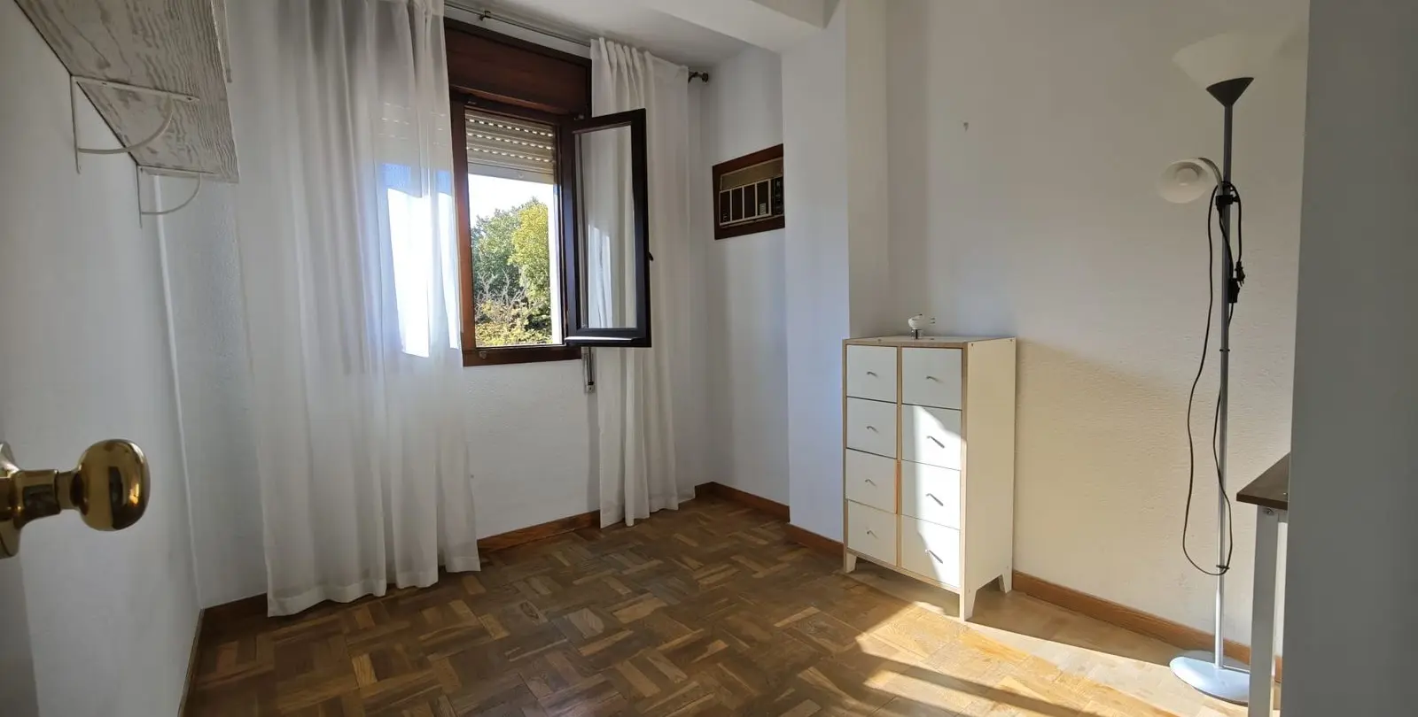 Sale of middle floor apartment in Marbella 16