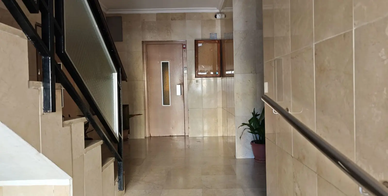 Sale of middle floor apartment in Marbella 19