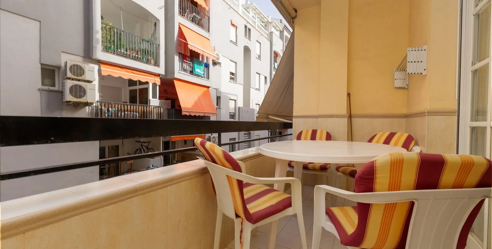 Sale of middle floor apartment in Fuengirola 5
