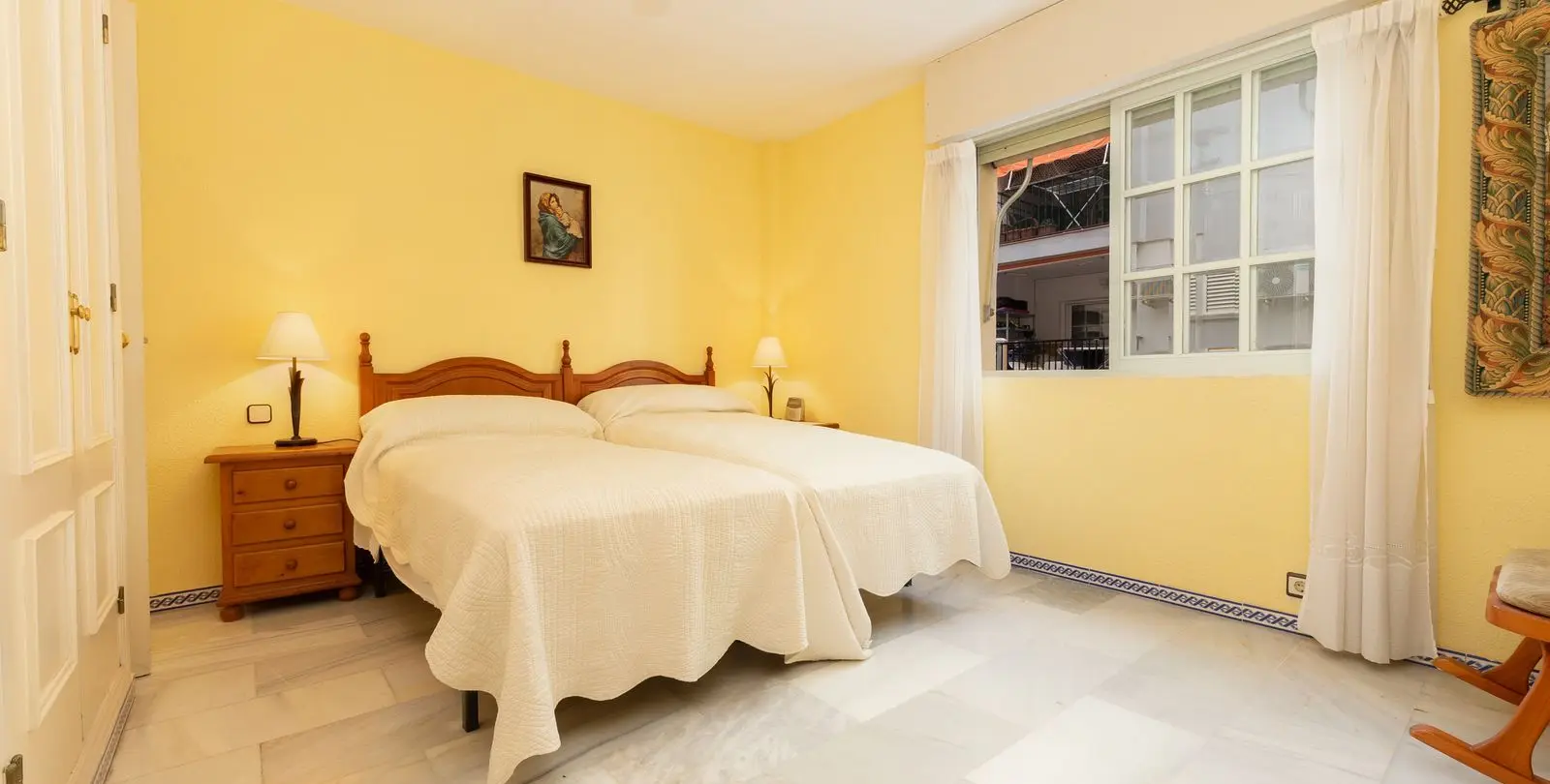 Sale of middle floor apartment in Fuengirola 10