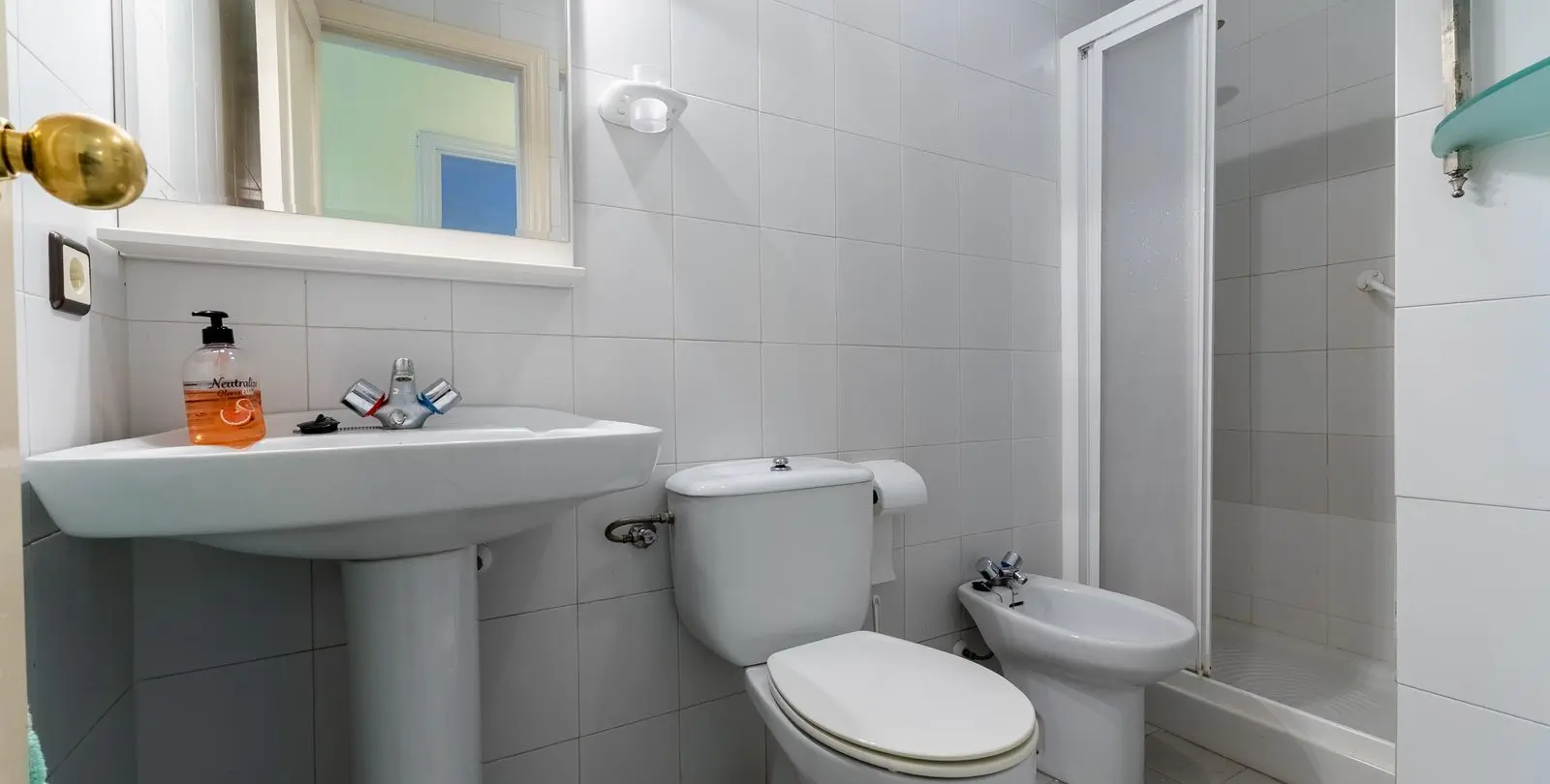 Sale of middle floor apartment in Fuengirola 14