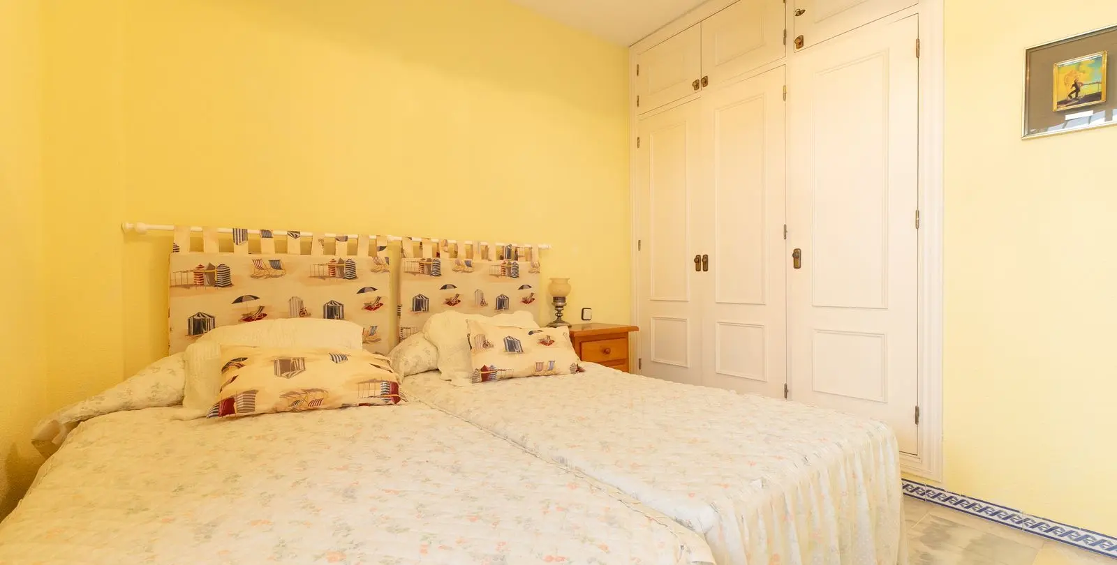 Sale of middle floor apartment in Fuengirola 16