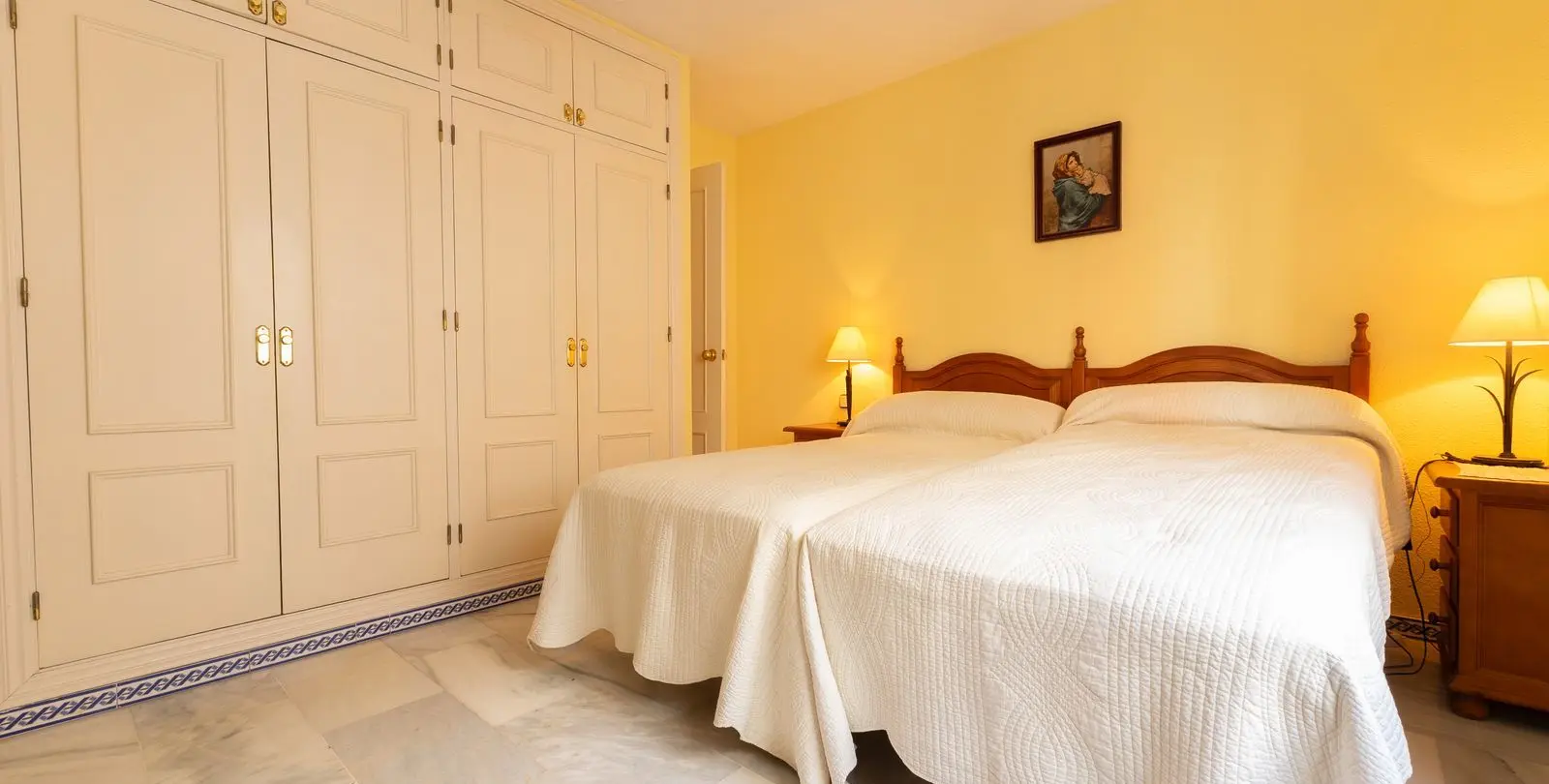 Sale of middle floor apartment in Fuengirola 17