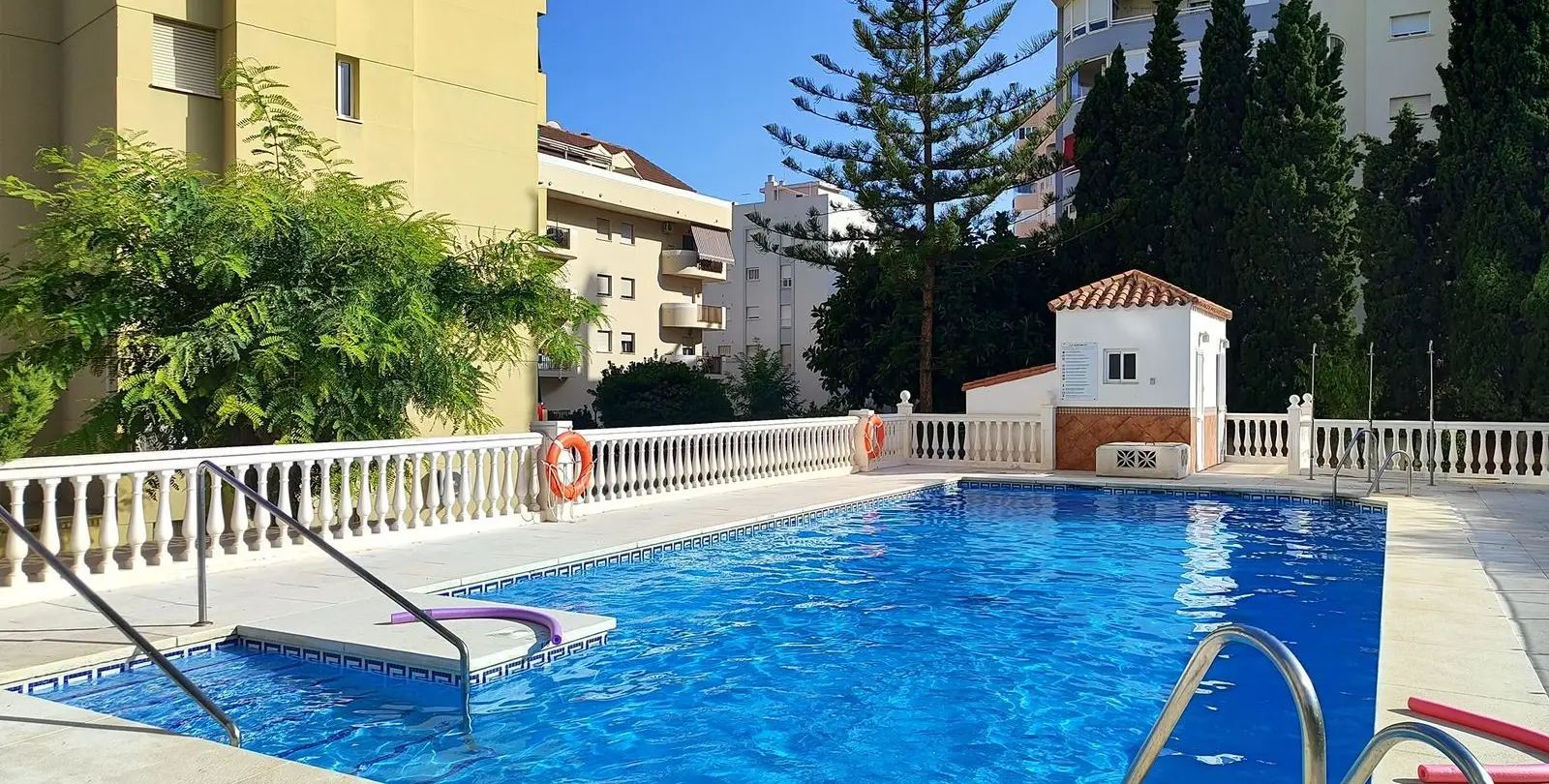 Продажа апартаментов на среднем этаже в Fuengirola 1