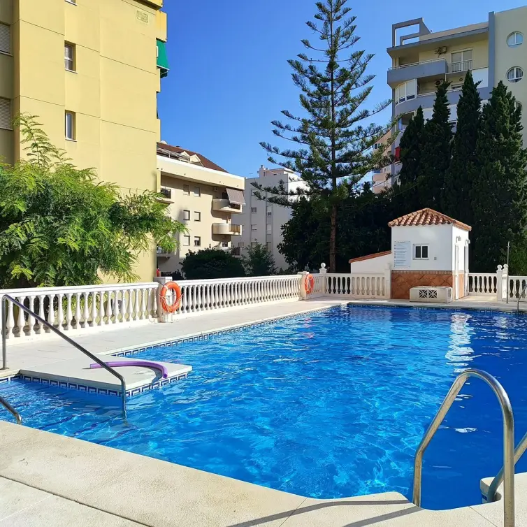 Продажа апартаментов на среднем этаже в Fuengirola