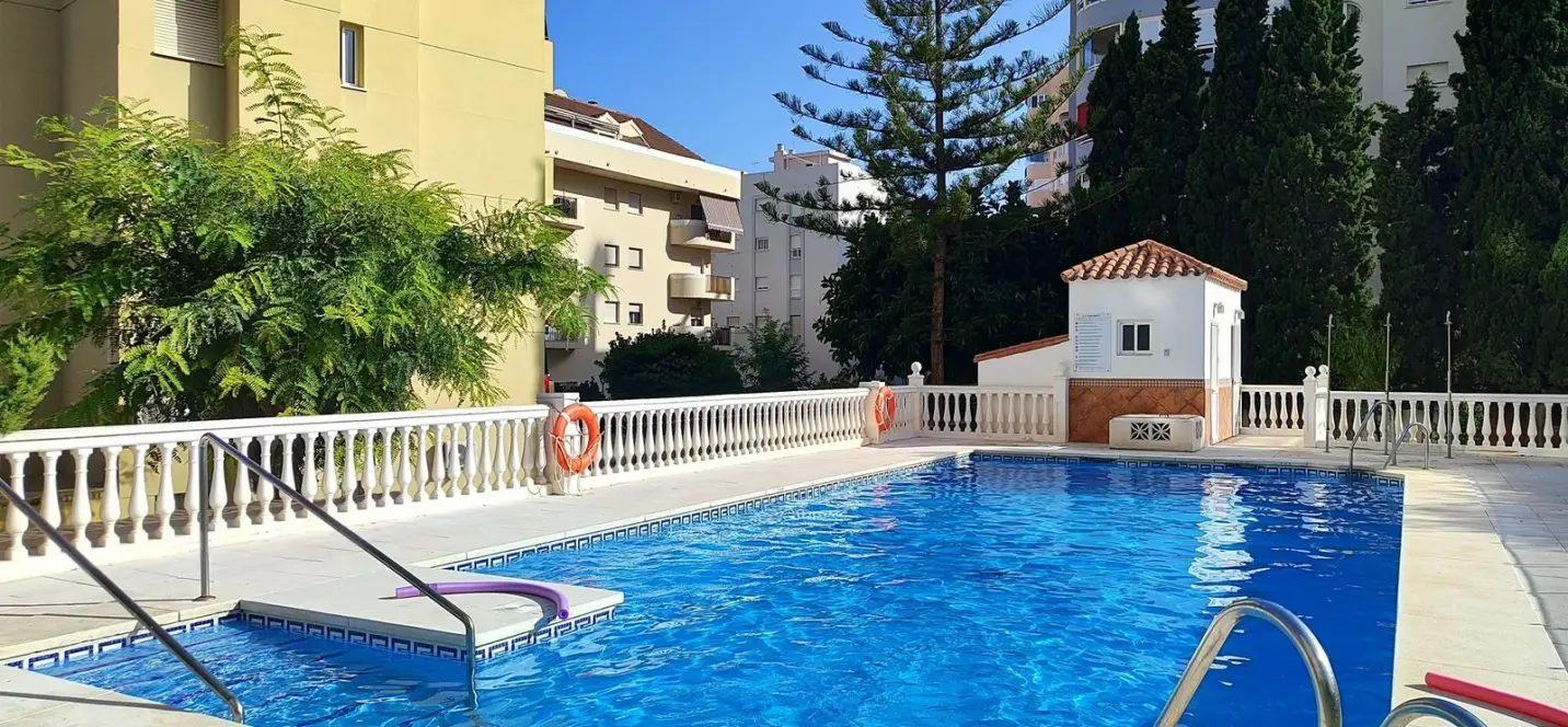 Продажа апартаментов на среднем этаже в Fuengirola 0