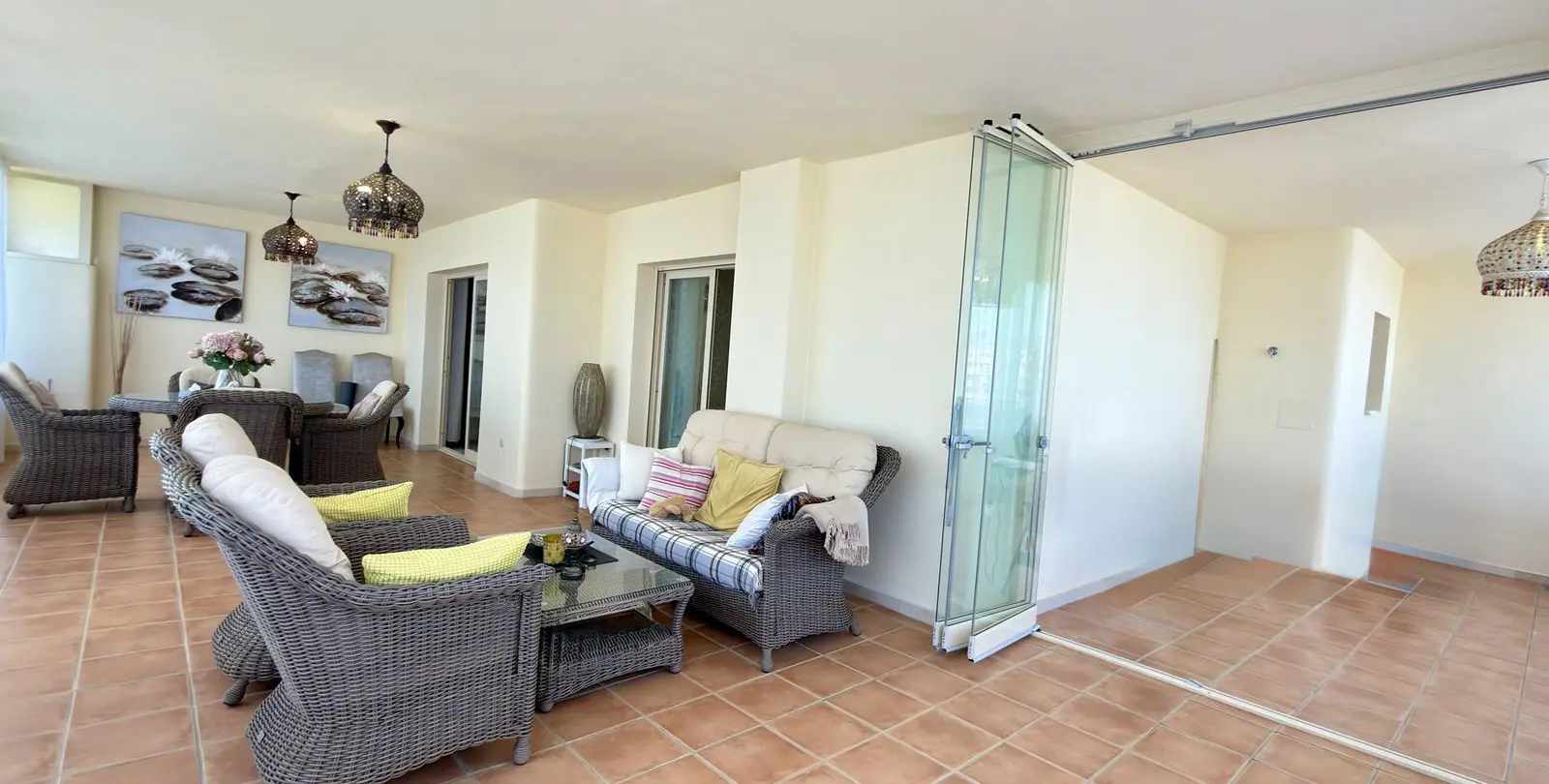 Venta de apartamento en planta media en El Faro 6