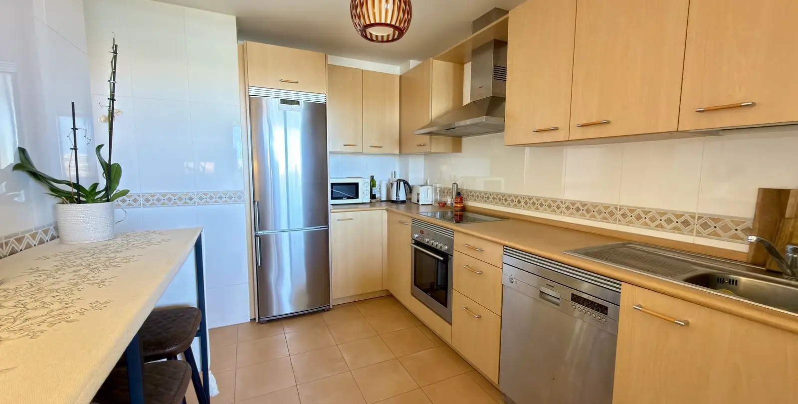Venta de apartamento en planta media en El Faro 13