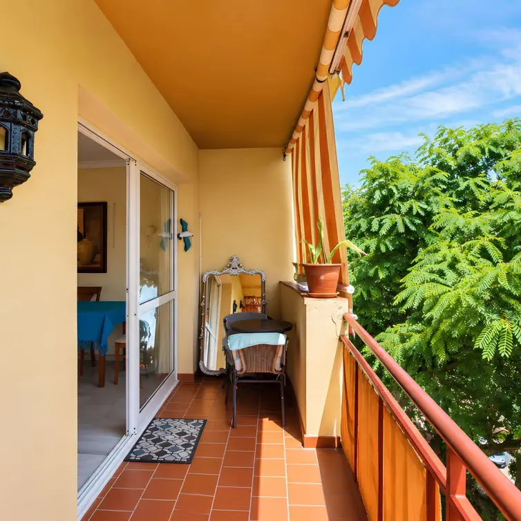 Sale of middle floor apartment in Fuengirola