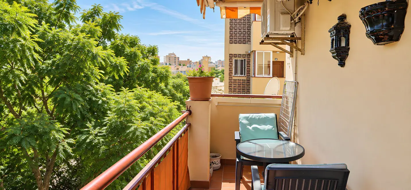 Sale of middle floor apartment in Fuengirola 2