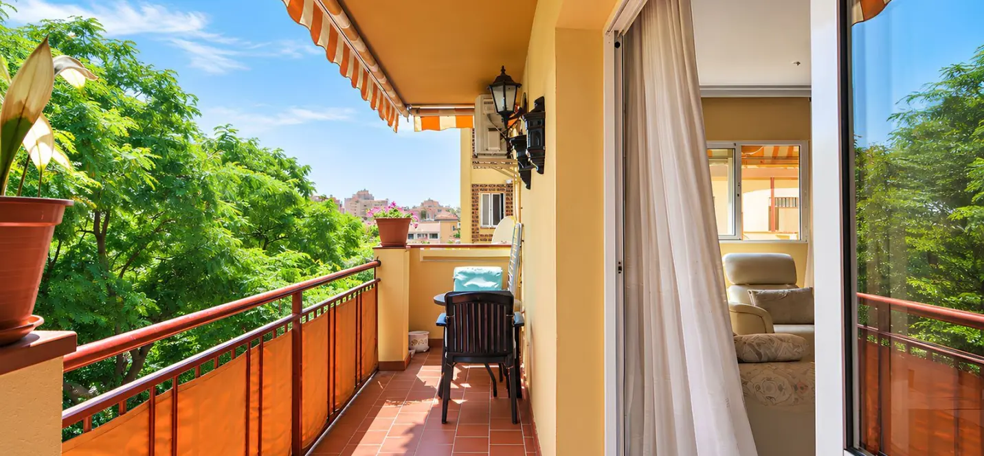 Sale of middle floor apartment in Fuengirola 3