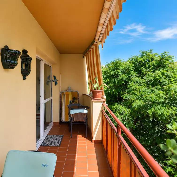Sale of middle floor apartment in Fuengirola