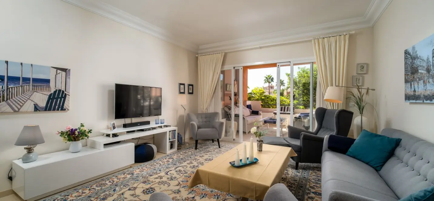 Продажа апартаментов на среднем этаже в Estepona 3