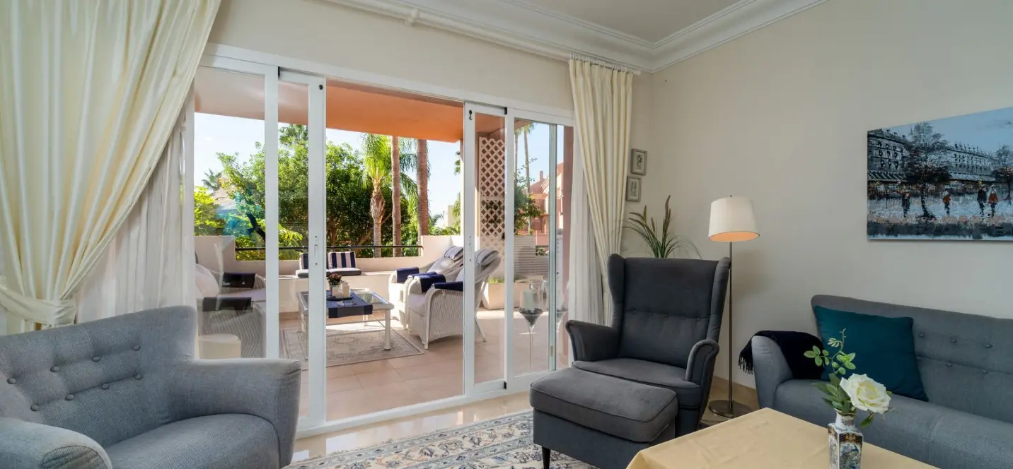 Продажа апартаментов на среднем этаже в Estepona 4