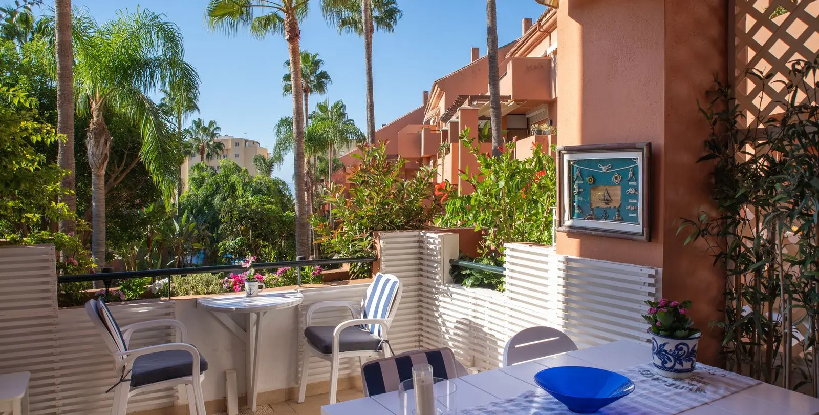 Продажа апартаментов на среднем этаже в Estepona 15