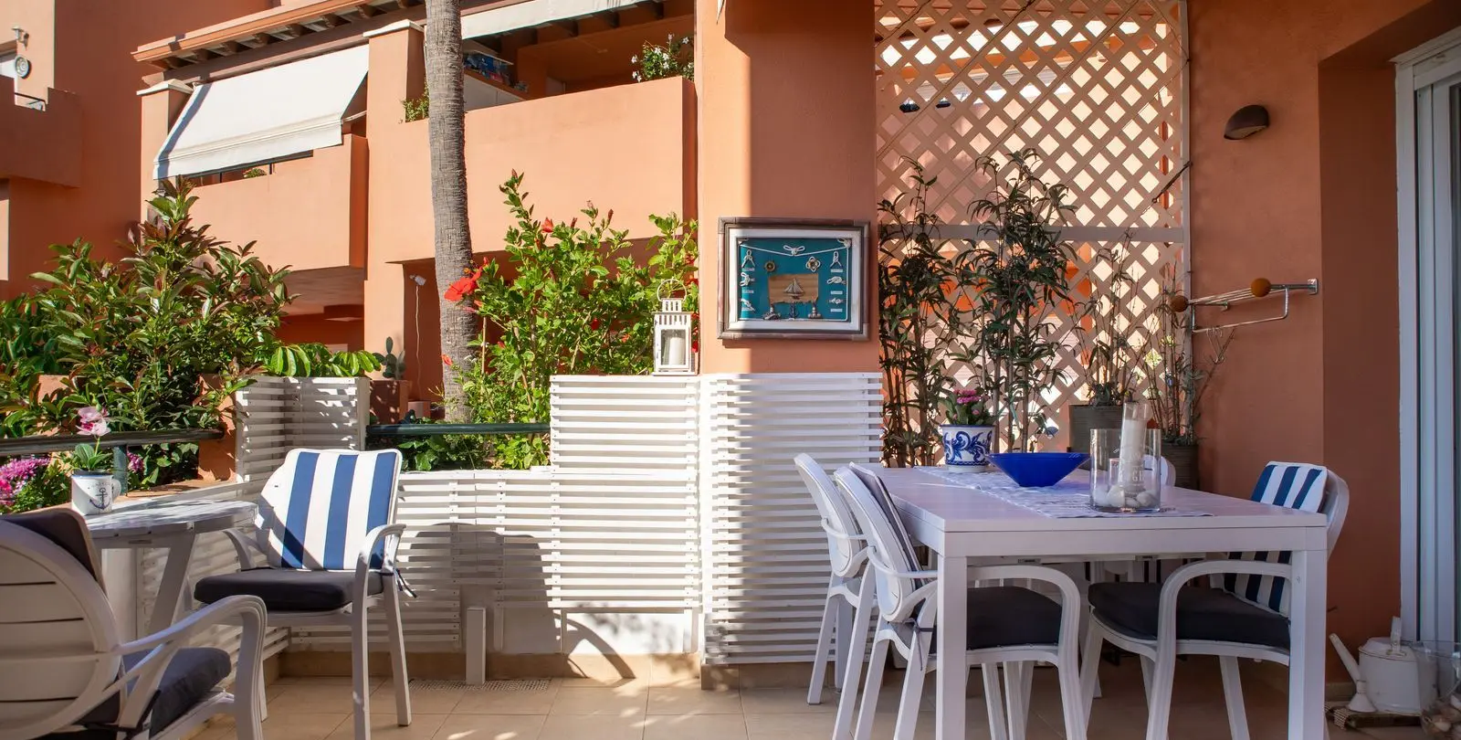 Продажа апартаментов на среднем этаже в Estepona 16