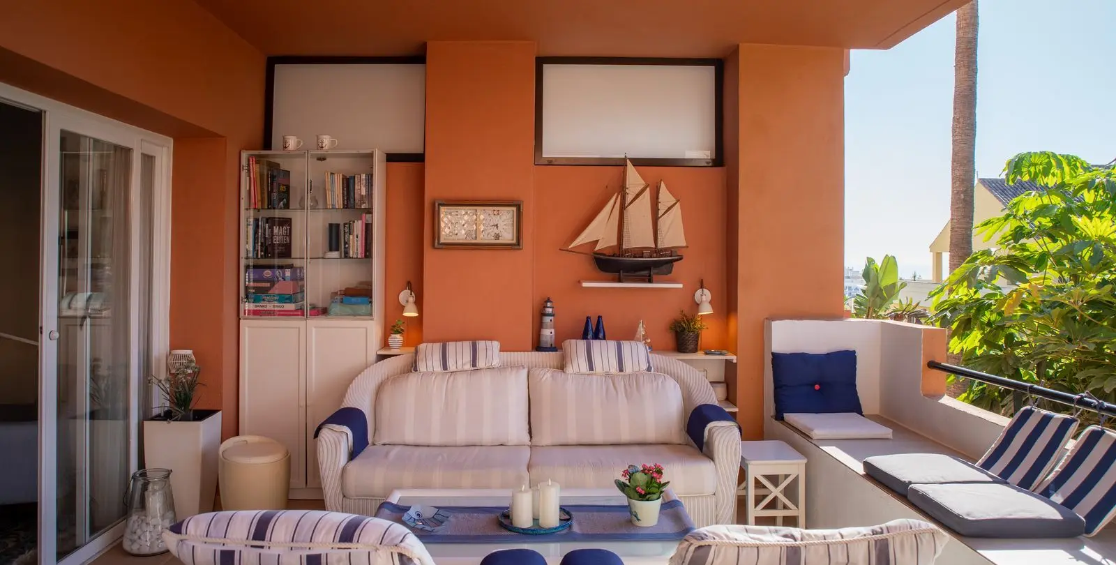 Продажа апартаментов на среднем этаже в Estepona 19