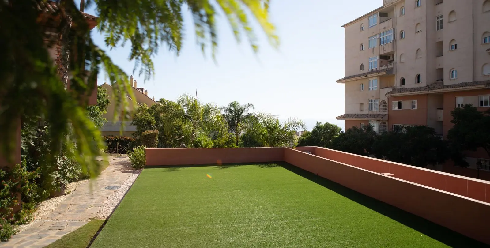 Продажа апартаментов на среднем этаже в Estepona 27