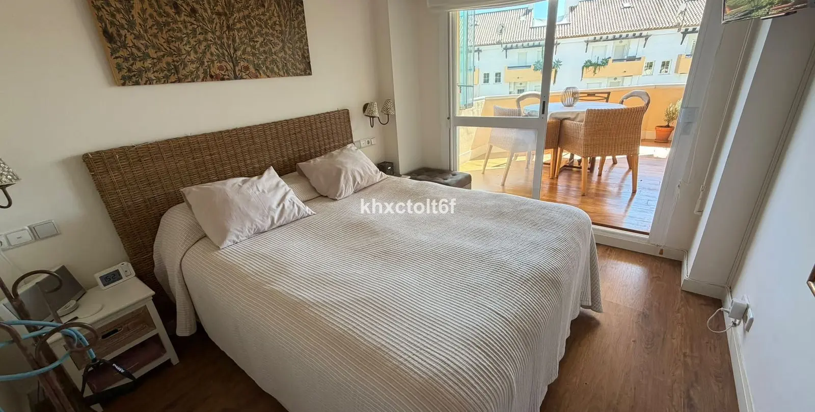 Venta de apartamento en planta media en Bahía de Marbella 12
